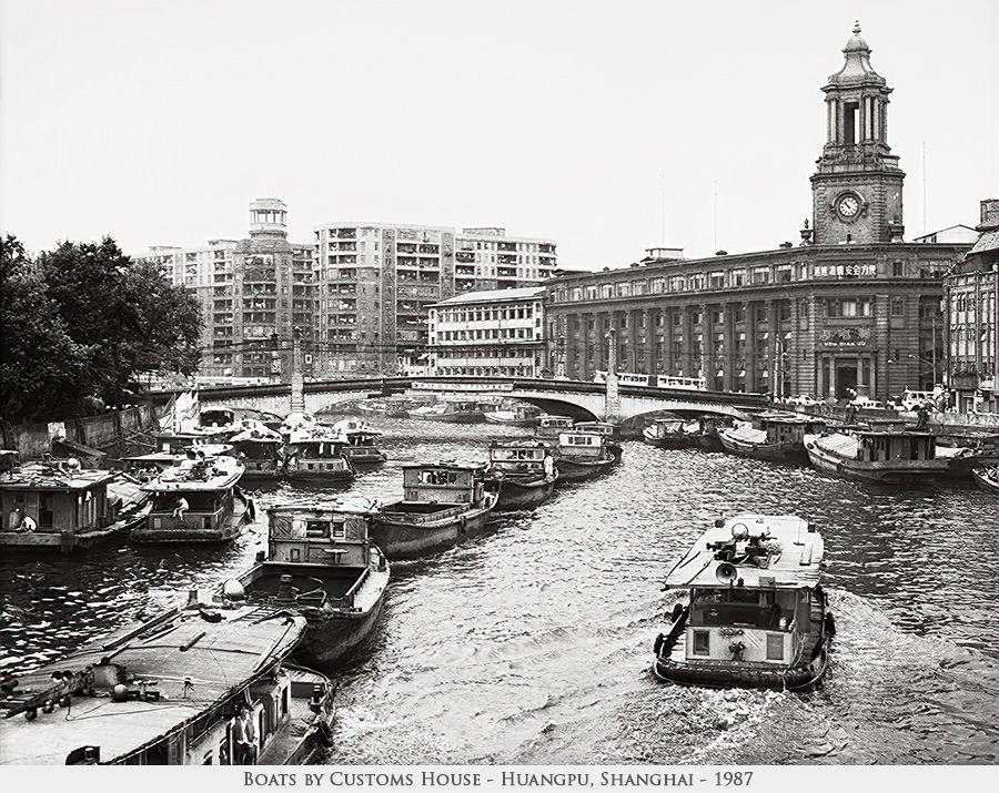 boats by customs house